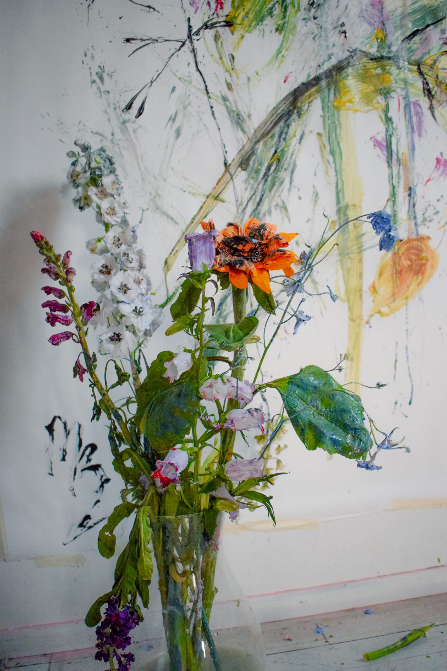 Painting flowers by using flowers – experimental painting